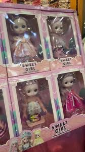 D O L LWI T H M U S I C AN D F E E D I N GBO T T E L